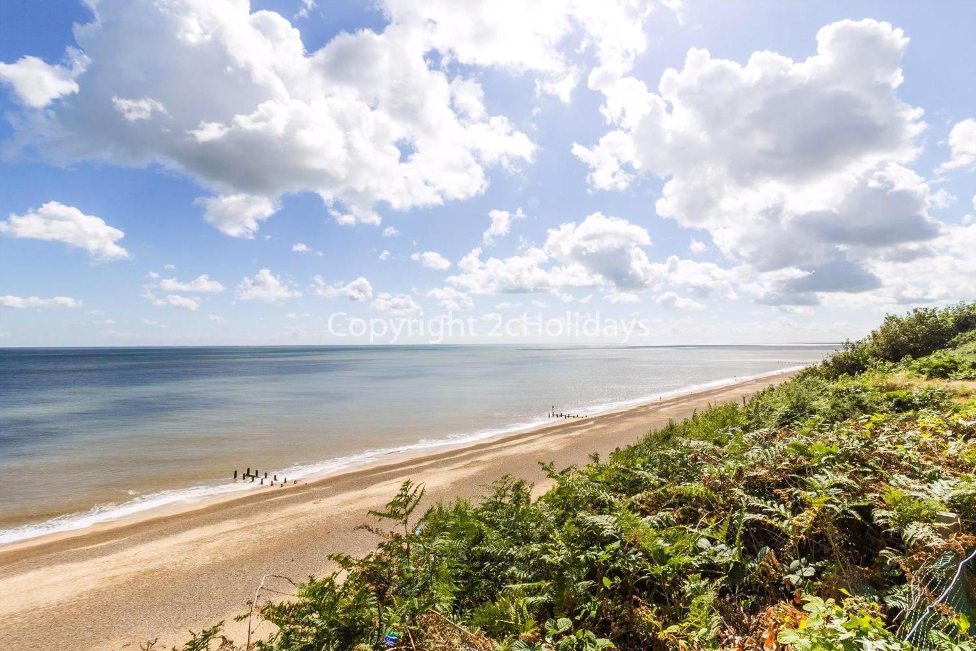 Beautiful Caravan With Decking At Azure Seas In Suffolk, Sleeps 6 Ref 32004Az Лоустофт Экстерьер фото